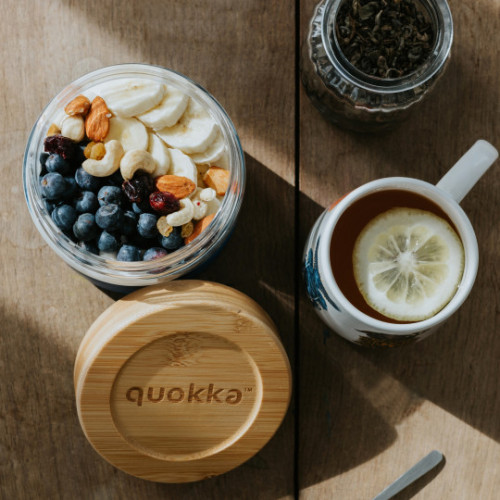 QUOKKA ΓΥΑΛΙΝΟ ΔΟΧΕΙΟ ΜΕΤΑΦΟΡΑΣ ΦΑΓΗΤΟΥ ME ΣΙΛΙΚΟΝΗ DELI DARK FLOWERS 500 ML – 40121